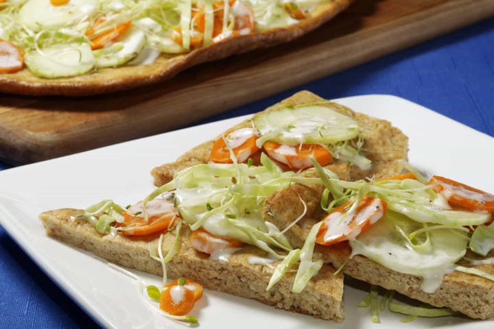 Naan Flatbread With Crunchy Veggie Ranch Topping