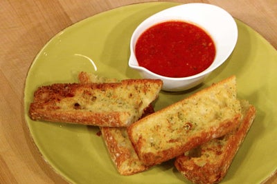 Roasted Garlic Bread & Tomato Dip